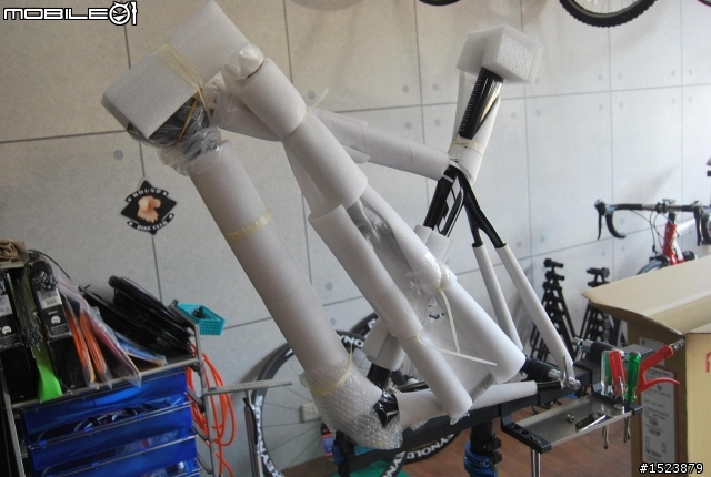 遇見2011年FUJI 首台SST 1.0新車架...............大崩裂登場!!!