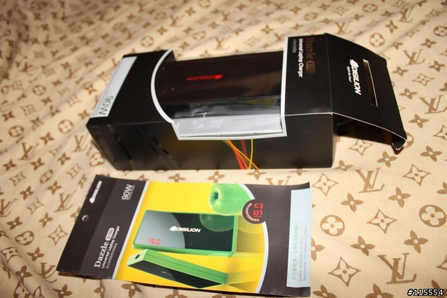 [開箱]"良興電子"慘劇之輕薄萬用變壓器Dazzle S100[U36絕配]