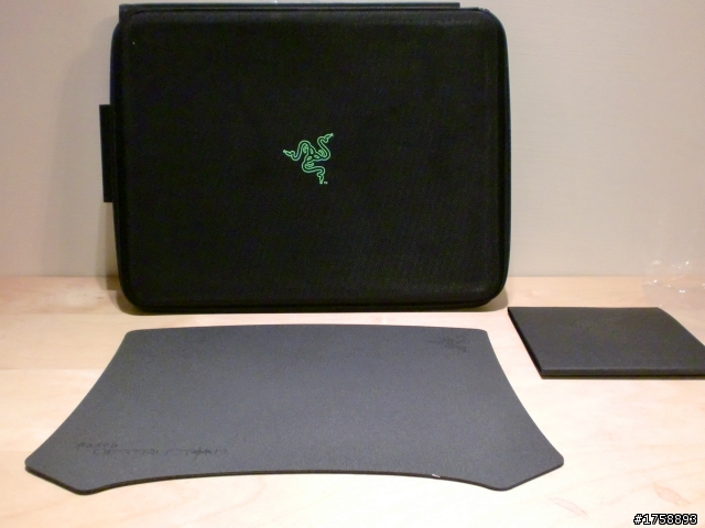 RAZER 曼巴蛇滑鼠及巨蟻鼠墊開箱文