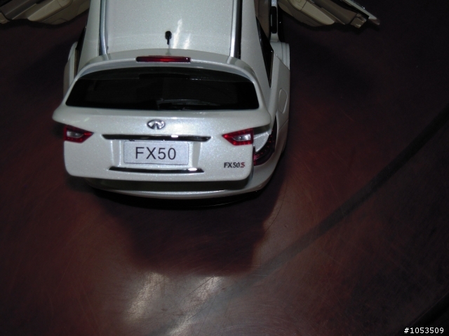 1/18 INFINITI NEW FX-50S 合金模型車