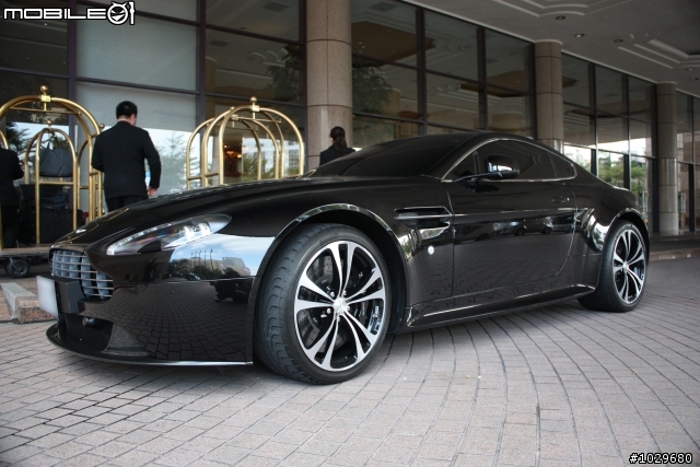 V12 Vantage