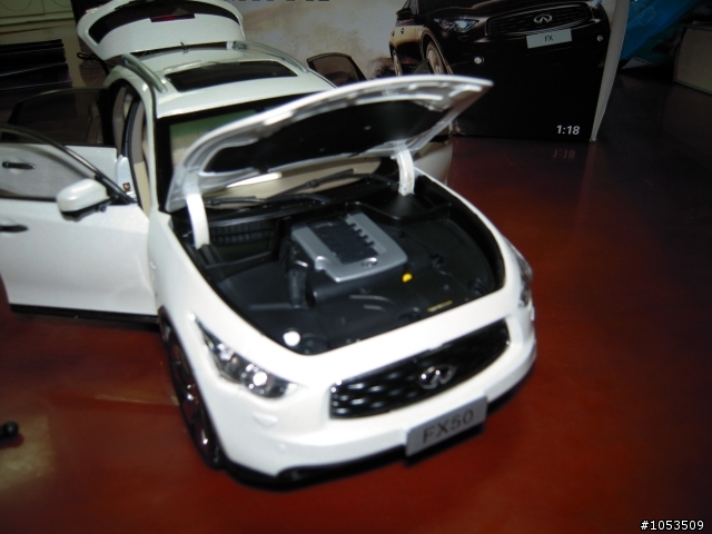 1/18 INFINITI NEW FX-50S 合金模型車