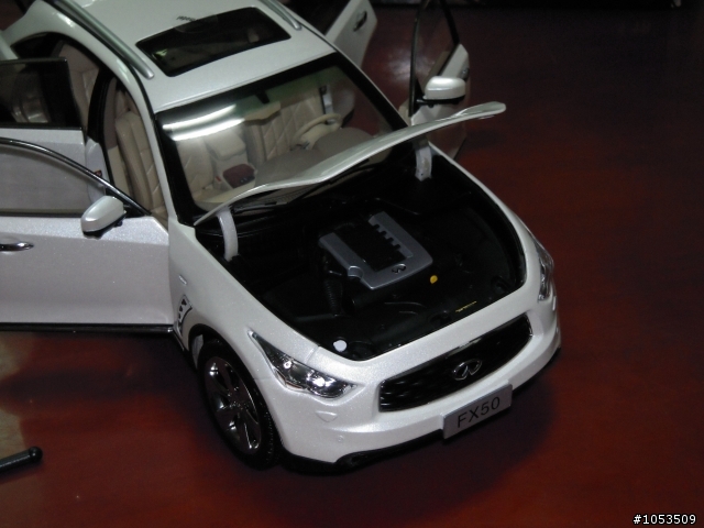 1/18 INFINITI NEW FX-50S 合金模型車