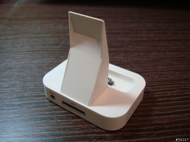 【DIY分享】iphone4 自製邊框貼+DOCK手機支撐架