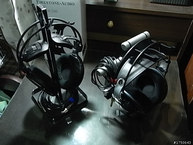 [簡單分享]電光火石耳機架