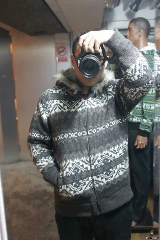 [分享]  ZARA 民族風雪花針織毛毛連帽外套