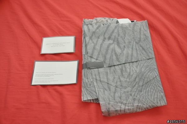 【新手分享】開箱Alexander McQuenn Bones Print T-Shirt