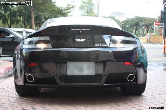 V12 Vantage