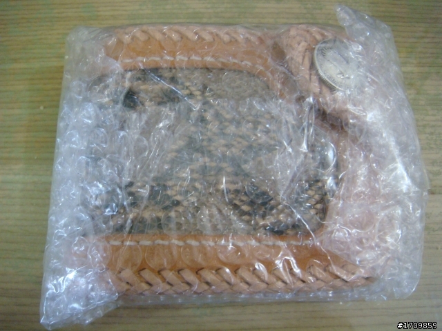 [開箱] Welling 袋鼠皮編織 蛇皮短夾