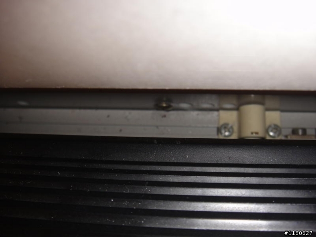 求救~ 電視壁掛架拆不下來...