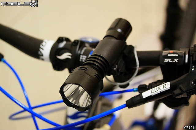 2011 GIANT Trance X2 開箱文 （圖多）2010/12/16 新增爆亮頭燈！2011/03/19 新增GARMIN EDGE 800!