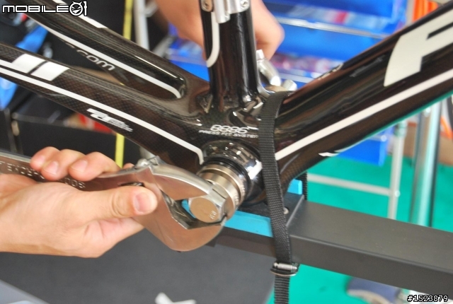 遇見2011年FUJI 首台SST 1.0新車架...............大崩裂登場!!!