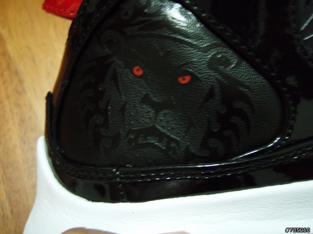 [分享]一雙定價5200的籃球鞋.....LEBRON VII P.S.