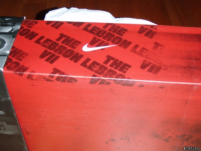 [分享]一雙定價5200的籃球鞋.....LEBRON VII P.S.