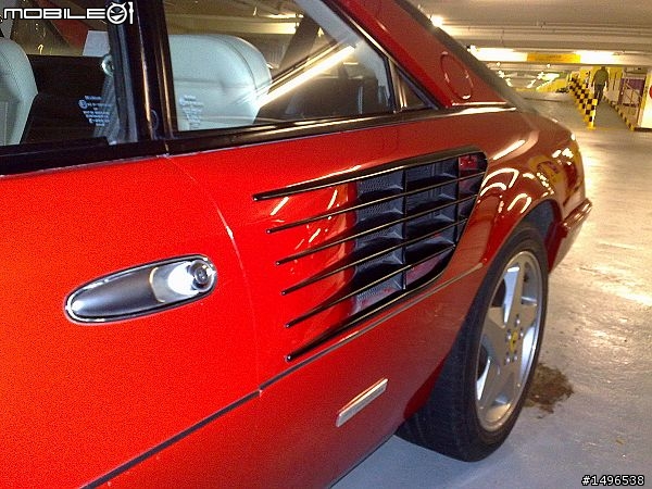 新加坡看到的老馬~~Ferrari Mondial