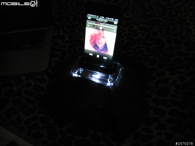 [新款四代]    IPHONE4 喇叭DOCK功能 ... JBL On Stage IV 飄洋過海開箱文 ~