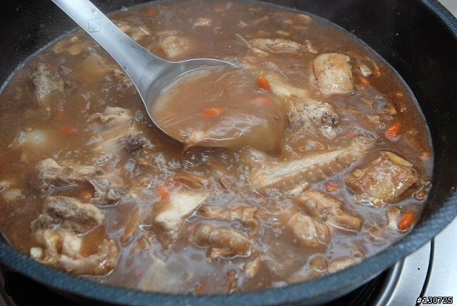 寒冷單人夜晚,DIY來碗熱騰騰的"麻油雞"