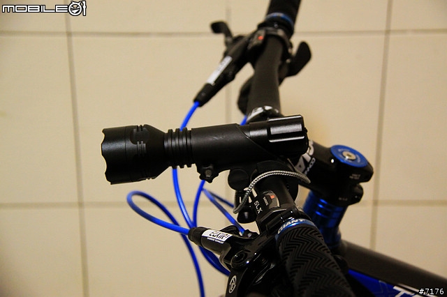 2011 GIANT Trance X2 開箱文 （圖多）2010/12/16 新增爆亮頭燈！2011/03/19 新增GARMIN EDGE 800!