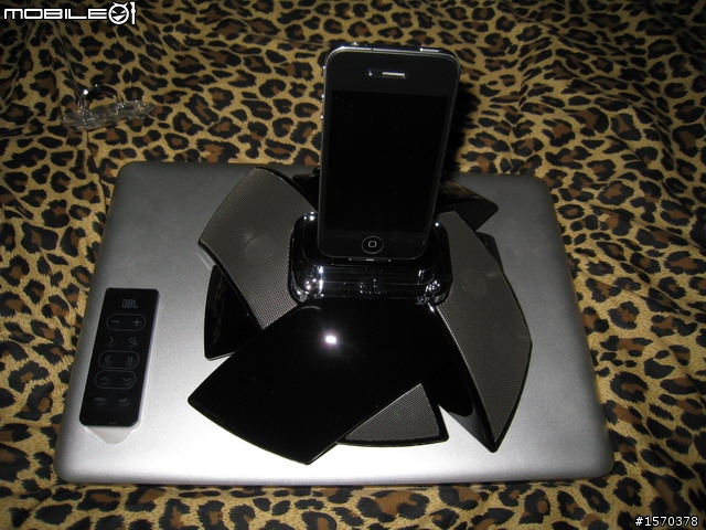[新款四代]    IPHONE4 喇叭DOCK功能 ... JBL On Stage IV 飄洋過海開箱文 ~