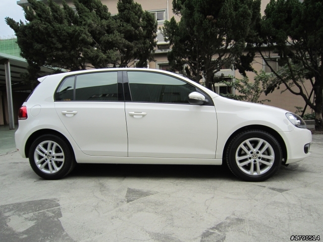 My Golf~洗了車 忍不住幫他偷拍了幾張^^~
