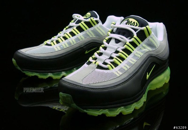「尋問」 那裡有賣 AIR MAX 24-7  95經典色