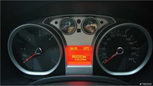 [遲到許久的開箱分享] Ford Focus TDCI 5D小柴佛
