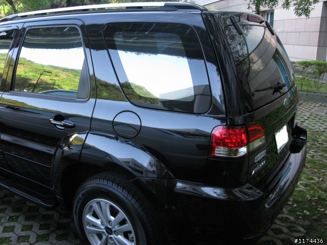 2010 Escape 悍動版(黑)