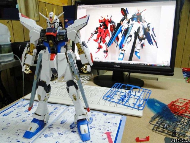 PG Strike Freedom 攻擊自由鋼彈 開箱+素組