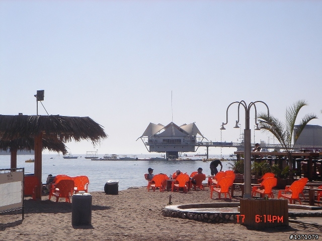 冬天的以色列, 伊拉特Eilat的海底餐廳也不錯.