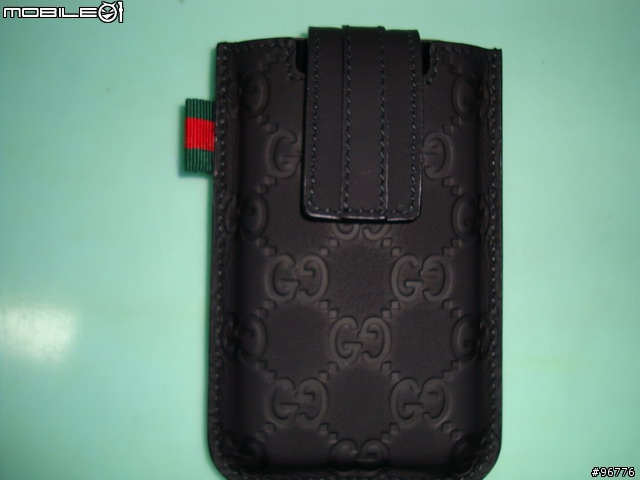[開箱]GUCCI i Phone 4手機套(補手機放入照片)