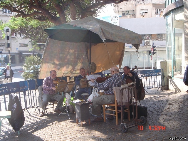 冬天的以色列, 伊拉特Eilat的海底餐廳也不錯.
