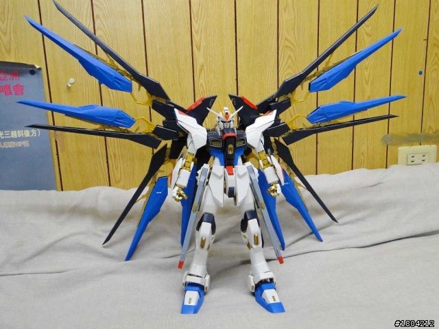 PG Strike Freedom 攻擊自由鋼彈 開箱+素組