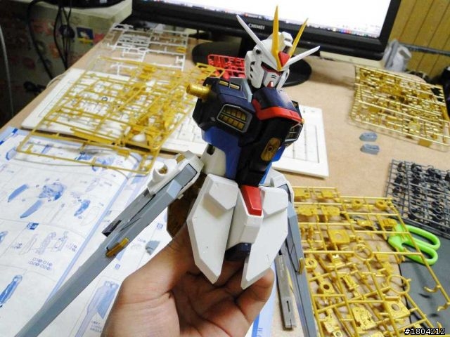 PG Strike Freedom 攻擊自由鋼彈 開箱+素組