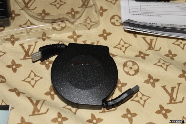 [開箱]"良興電子"慘劇之輕薄萬用變壓器Dazzle S100[U36絕配]