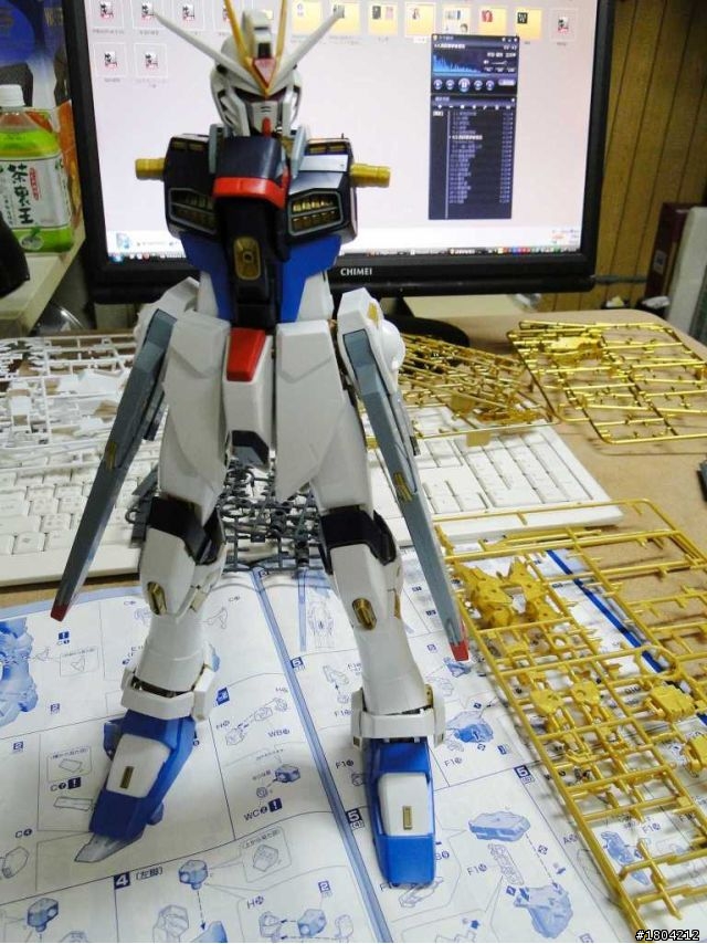 PG Strike Freedom 攻擊自由鋼彈 開箱+素組