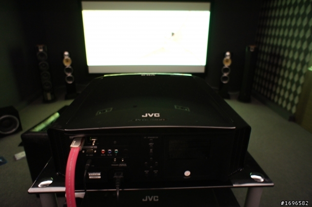 首批量產的3D投影機JVC DLA-X3~超高真實對比終於到貨嘍!!(簡易開箱)