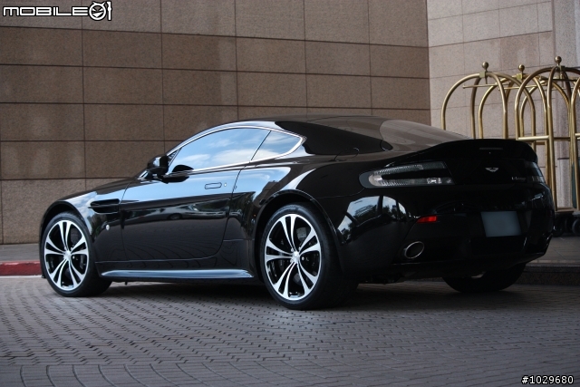V12 Vantage