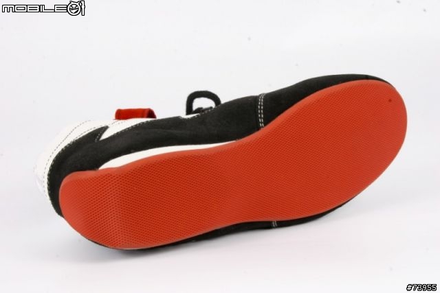 <分享>Stand 21 DaytonaII 專業防火賽車鞋與2010泰國邦盛海灘賽車嘉年華的一些照片