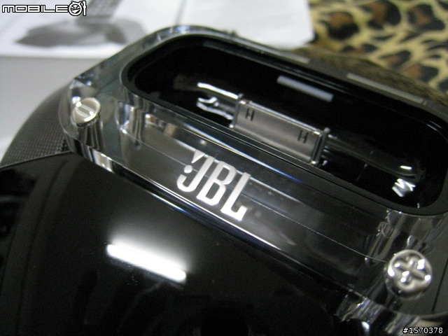 [新款四代]    IPHONE4 喇叭DOCK功能 ... JBL On Stage IV 飄洋過海開箱文 ~