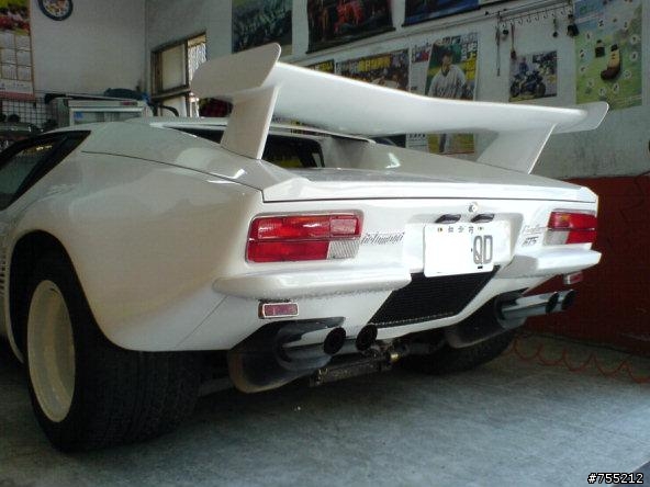 稀有超跑De Tomaso Pantera