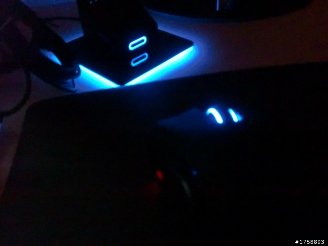 RAZER 曼巴蛇滑鼠及巨蟻鼠墊開箱文