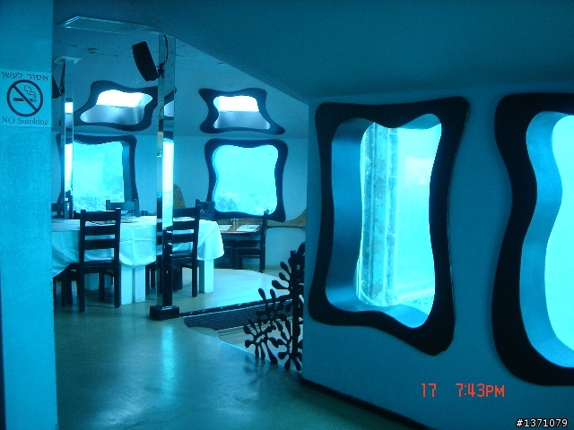 冬天的以色列, 伊拉特Eilat的海底餐廳也不錯.