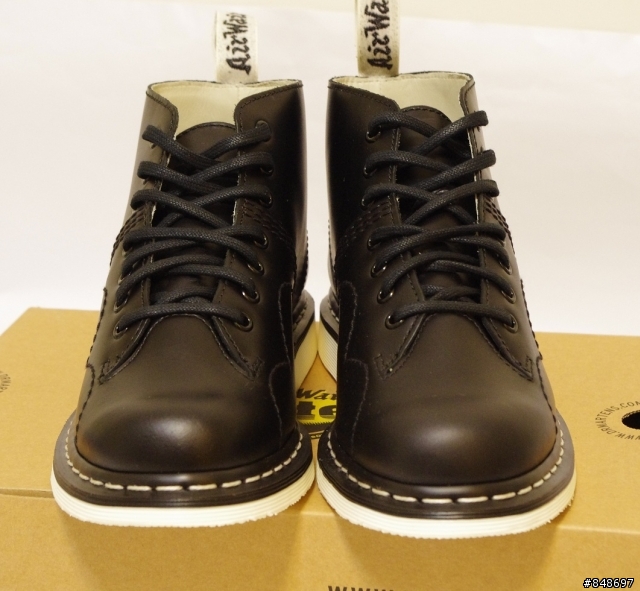 【開箱】馬汀大夫 Dr. Martens Philip Boot - Black Whitney