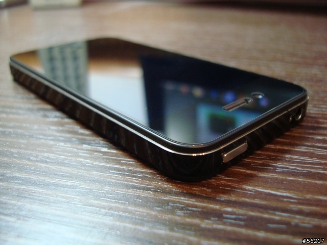 【DIY分享】iphone4 自製邊框貼+DOCK手機支撐架