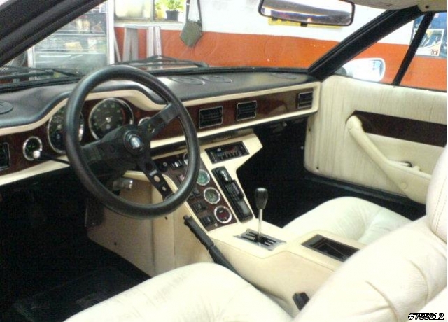 稀有超跑De Tomaso Pantera