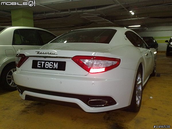 新加坡看到的老馬~~Ferrari Mondial