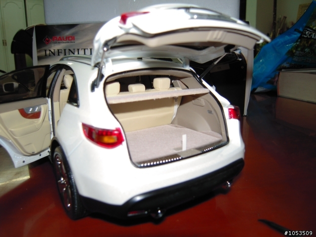 1/18 INFINITI NEW FX-50S 合金模型車