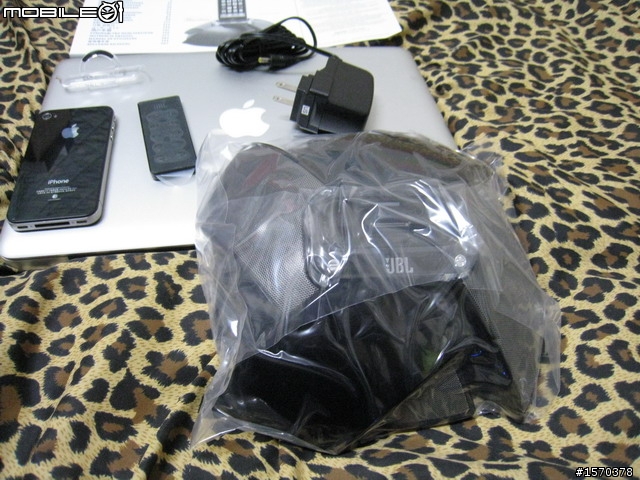 [新款四代]    IPHONE4 喇叭DOCK功能 ... JBL On Stage IV 飄洋過海開箱文 ~