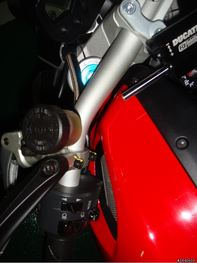 [開箱文] Ducati Monster 1100S