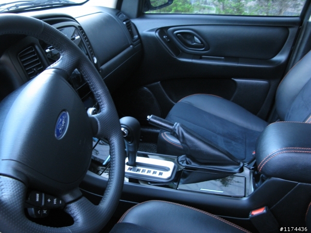2010 Escape 悍動版(黑)